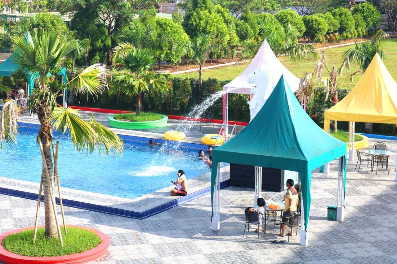 Singapore City Hotel Batu Bara Sungaibalai Extérieur photo