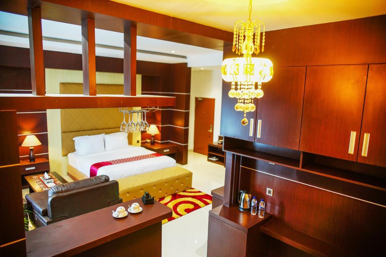 Singapore City Hotel Batu Bara Sungaibalai Extérieur photo
