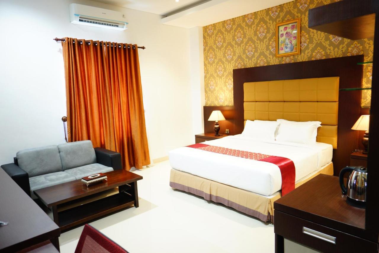 Singapore City Hotel Batu Bara Sungaibalai Extérieur photo